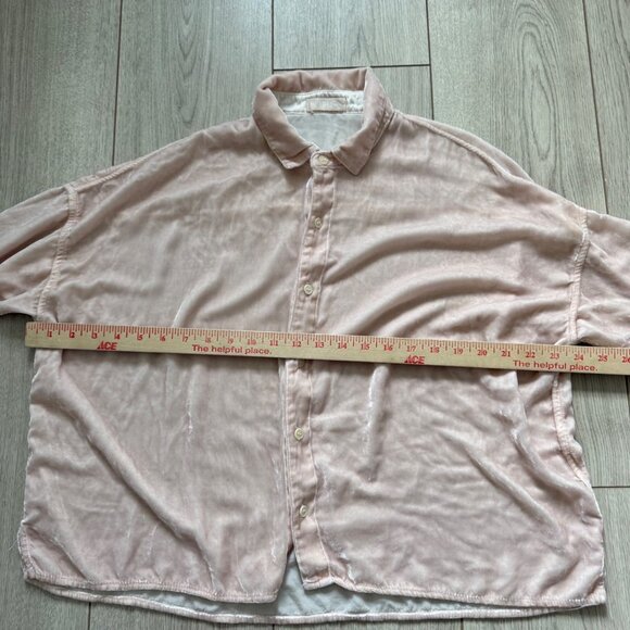 CP Shades Women's Shirt Blouse M Light Pink Velvet Boxy Fit Collared Button Down - Picture 4 of 7